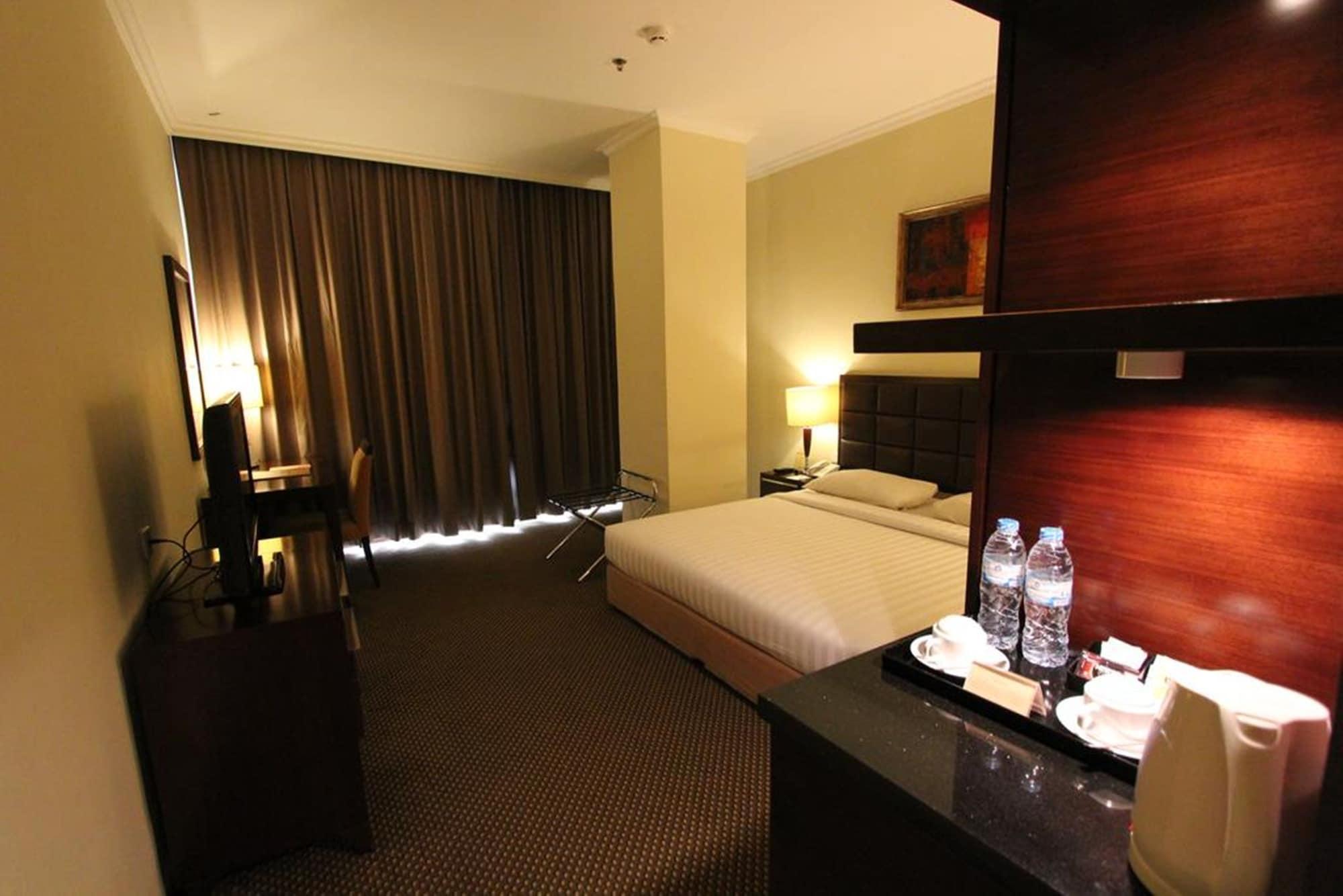 Harmoni One Convention Hotel And Service Apartments Batam Exterior foto