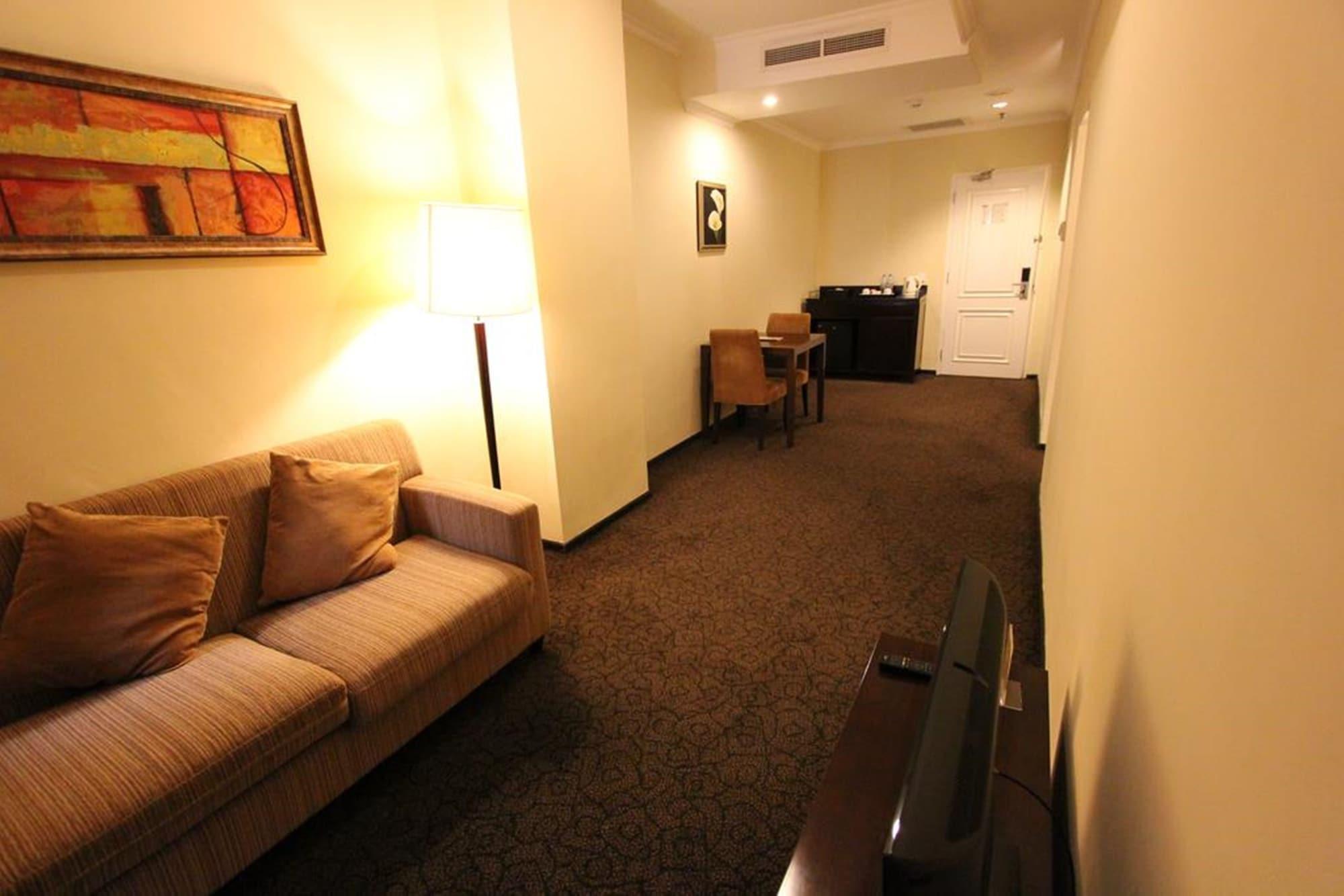 Harmoni One Convention Hotel And Service Apartments Batam Exterior foto