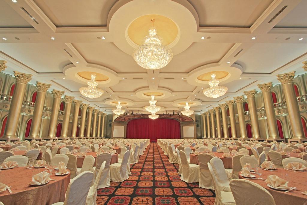 Harmoni One Convention Hotel And Service Apartments Batam Exterior foto