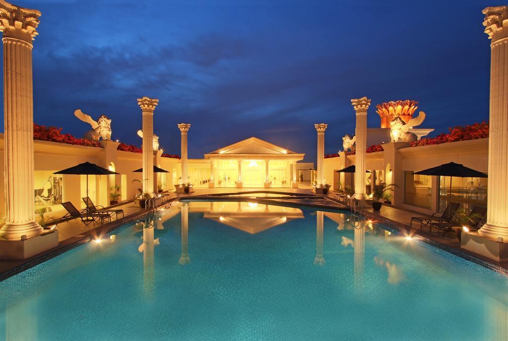 Harmoni One Convention Hotel And Service Apartments Batam Exterior foto