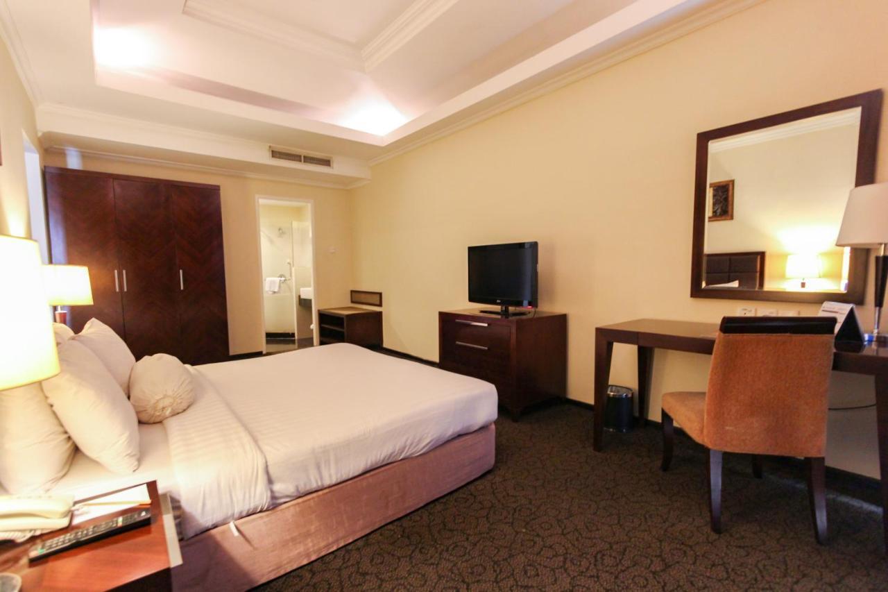 Harmoni One Convention Hotel And Service Apartments Batam Exterior foto