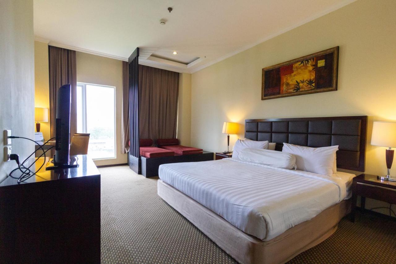 Harmoni One Convention Hotel And Service Apartments Batam Exterior foto